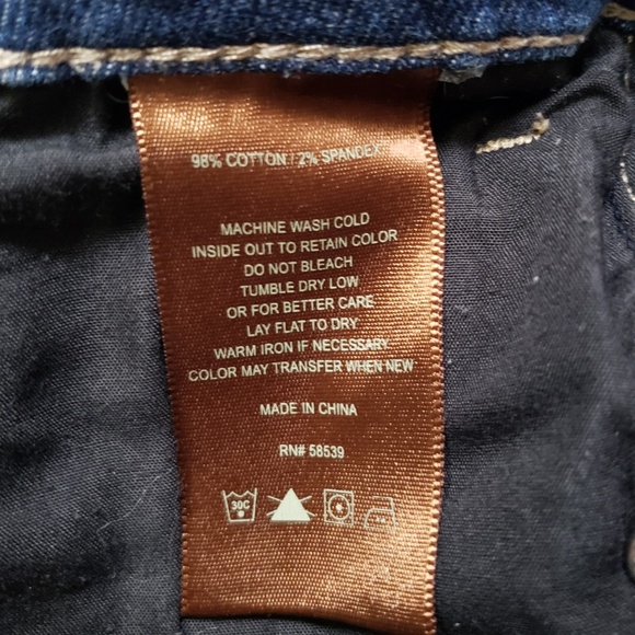 KUT Cathrine Boyfriend Denim Shorts - 4 - Picture 7 of 7